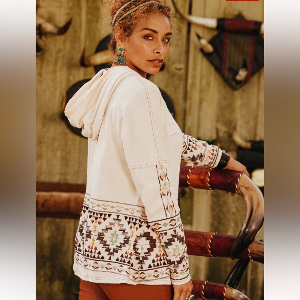 NWT Double D Ranch Saddle Pad Hooded Embroidered Long Sleeve Western Top Large